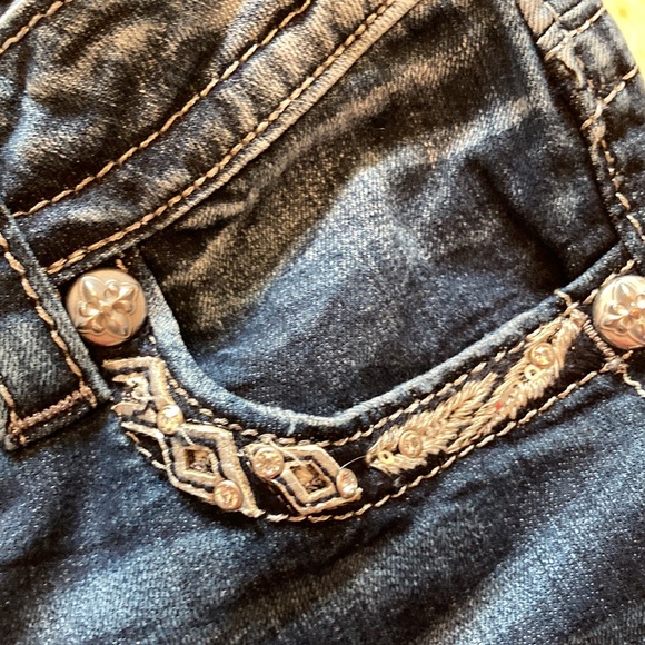 Miss Me Crop Jeans - Picture 8 of 11